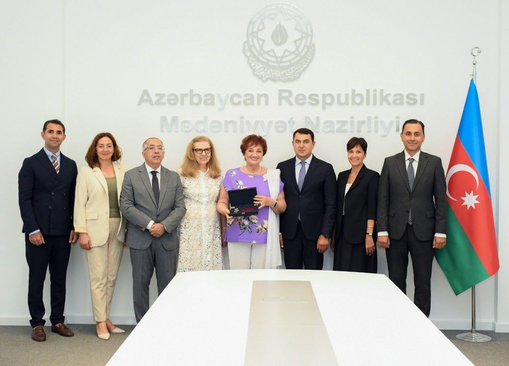 Russian opera singer recognized with prestigious Azerbaijani awards [PHOTOS]