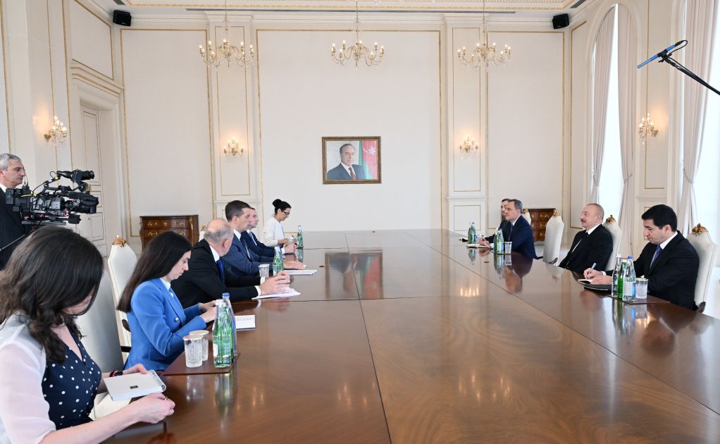 President Ilham Aliyev receives Foreign Minister of Serbia [UPDATED/PHOTOS]