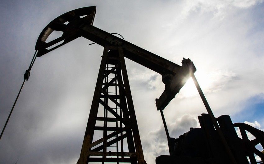 Brent crude oil fell to 76.3 dollars per barrel