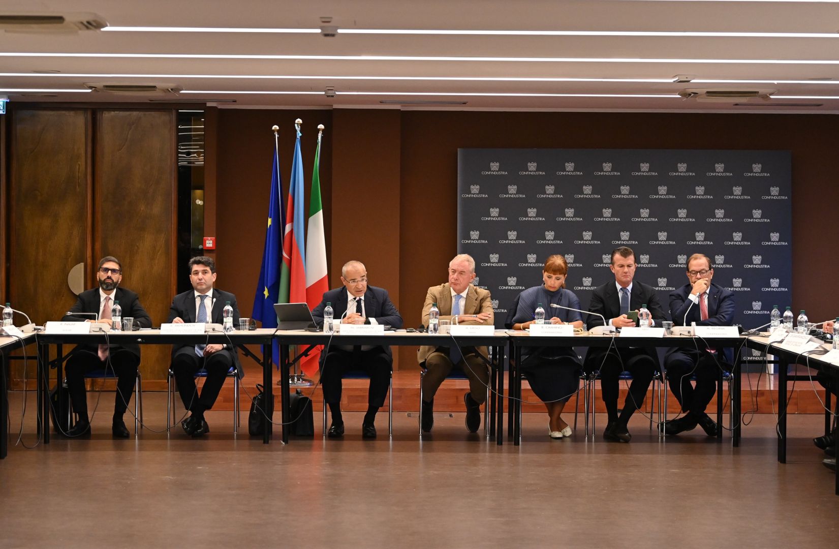 Azerbaijan, Italy sign documents for joint production and service areas