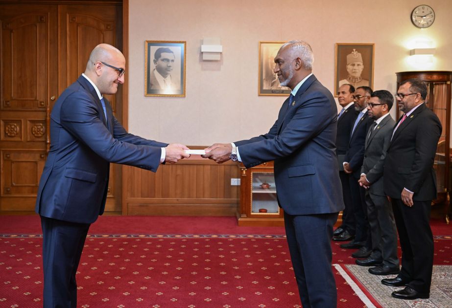 Azerbaijani Ambassador presents his diplomatic credentials to President of Maldives