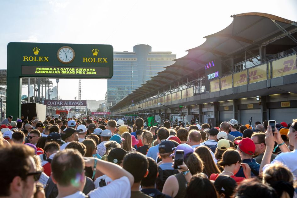 Formula 1 Azerbaijan Grand Prix: Speed addicts on pit lane tour [PHOTOS]