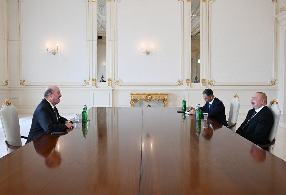 President Ilham Aliyev receives President of Gulfstream Aerospace company