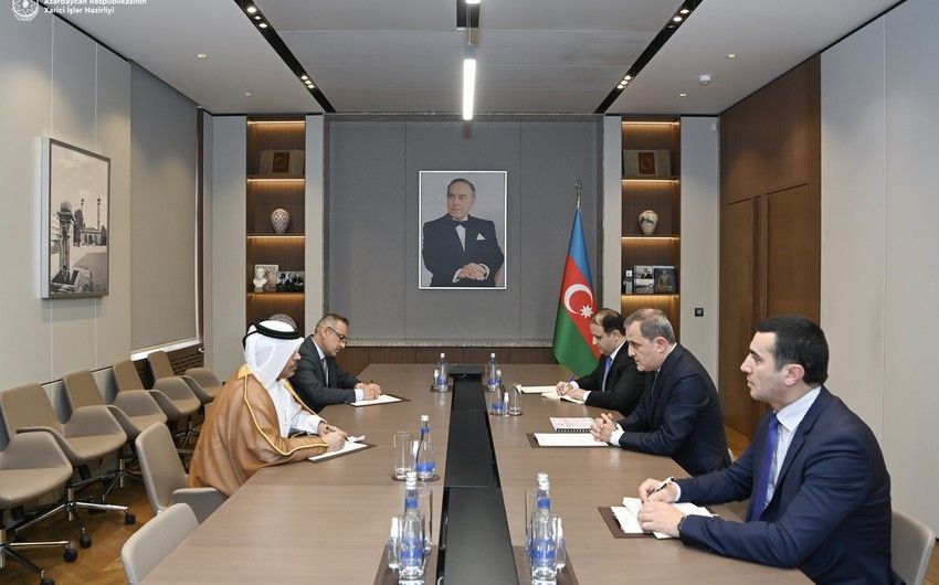 Azerbaijan's Jeyhun Bayramov receives Qatar's new ambassador