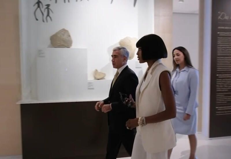 English model Naomi Campbell visits Heydar Aliyev Center [VIDEO]