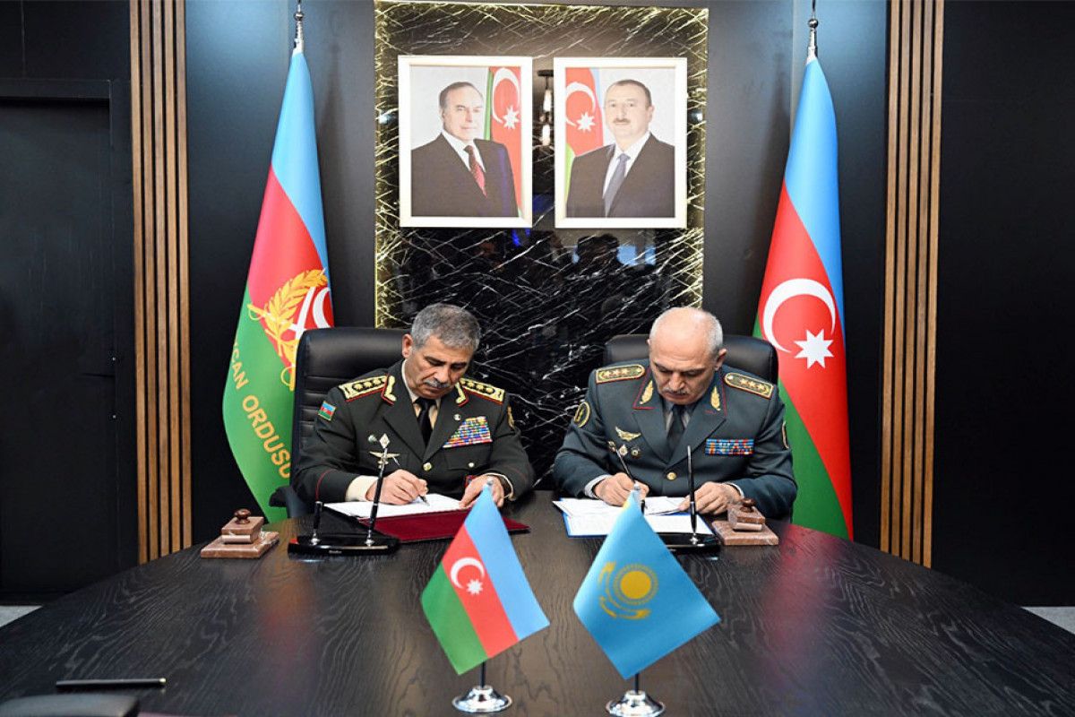 Azerbaijan, Kazakhstan sign bilateral military cooperation plan