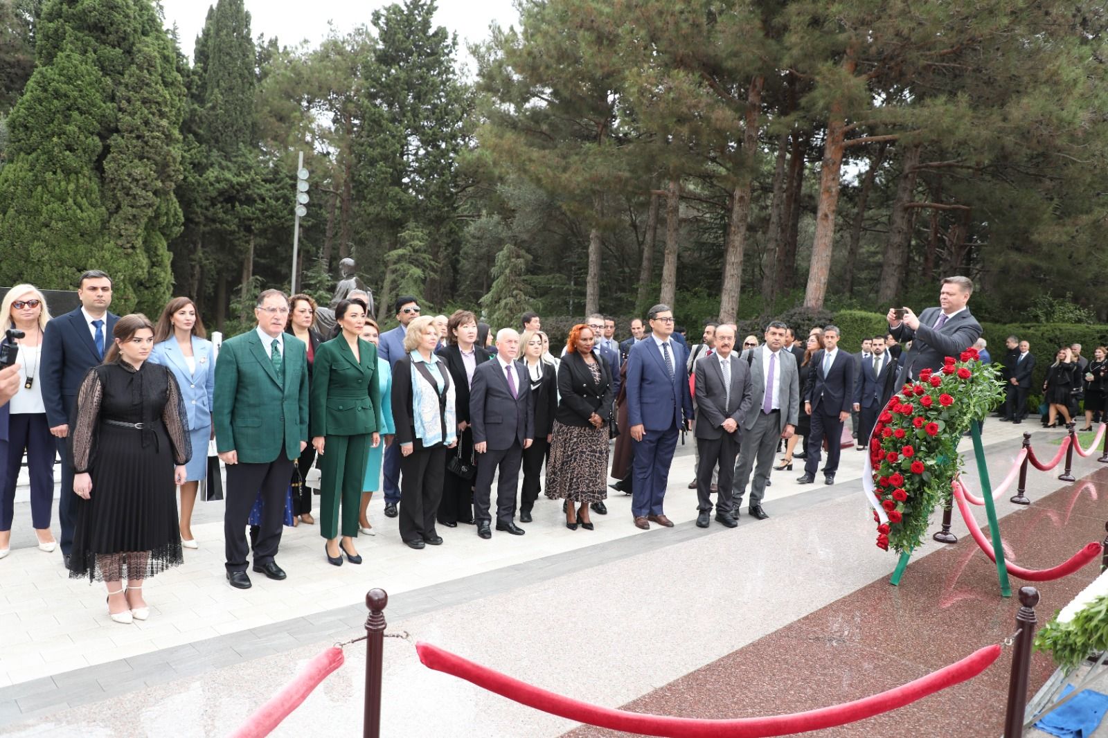 International Baku Forum of Ombudsmen participants visit Alley of Honor and Alley of Martyrs