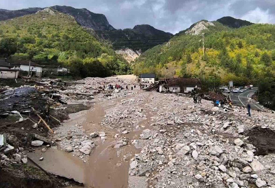 Floods and landslides leave 16 dead in Bosnia