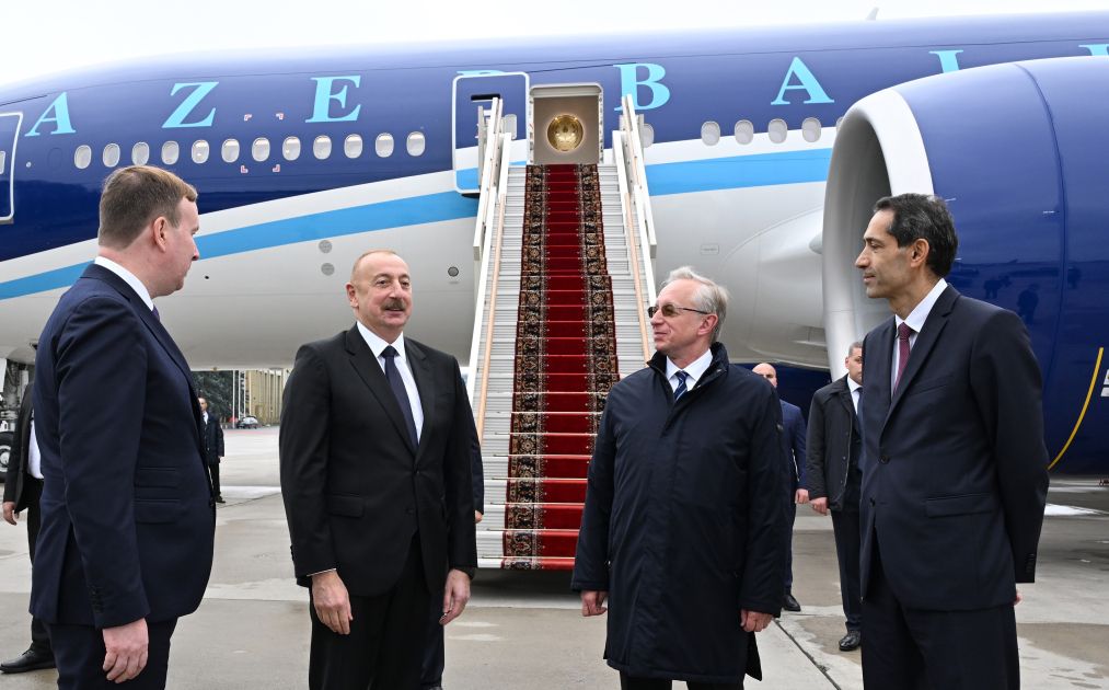 Azerbaijani President arrives in Russia [PHOTOS / VIDEO]