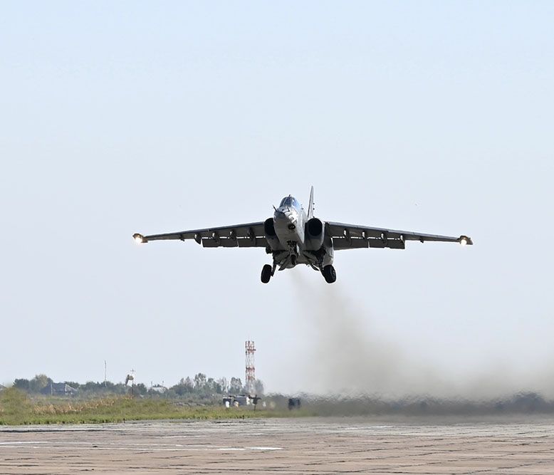 Azerbaijan Air Force aircraft conduct training flights [VIDEO]