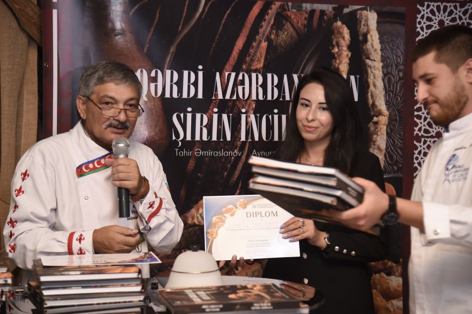 Book on Western Azerbaijani desserts presented in Baku [PHOTOS]