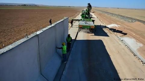 Iran begins construction of border walls, says it strengthens measures against smuggling