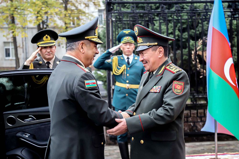 Azerbaijan's Defense Minister meets with his Kyrgyz counterpart [PHOTOS]