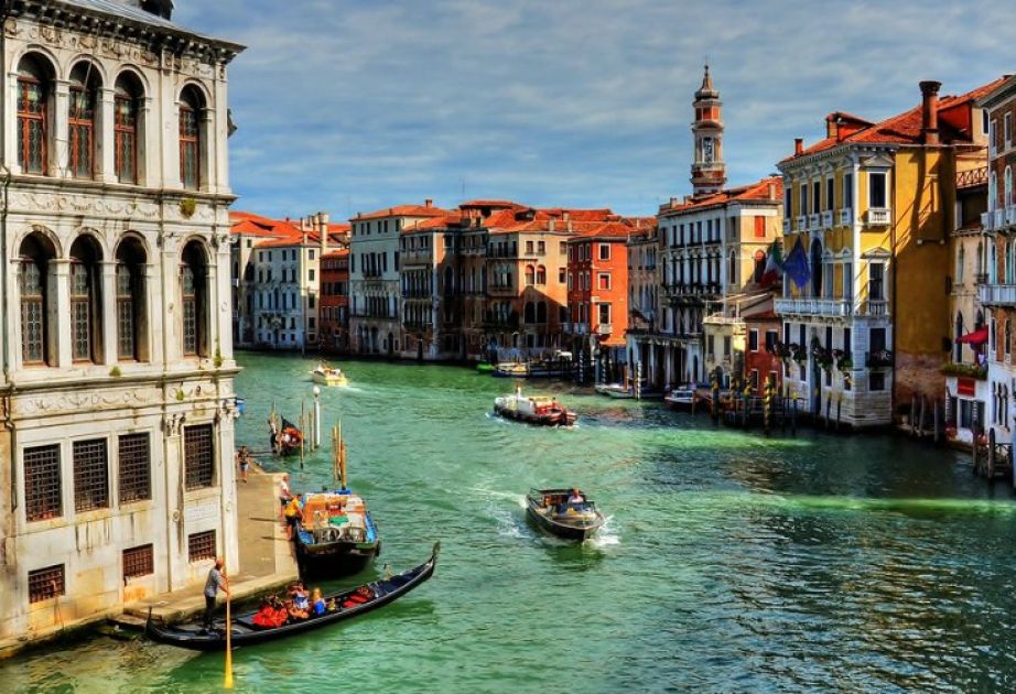 Venice brings back daytripper fee for 2025, doubling cost for last-minute bookings