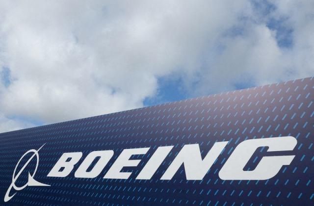 Boeing raise $15 billion in order not to lose its rating