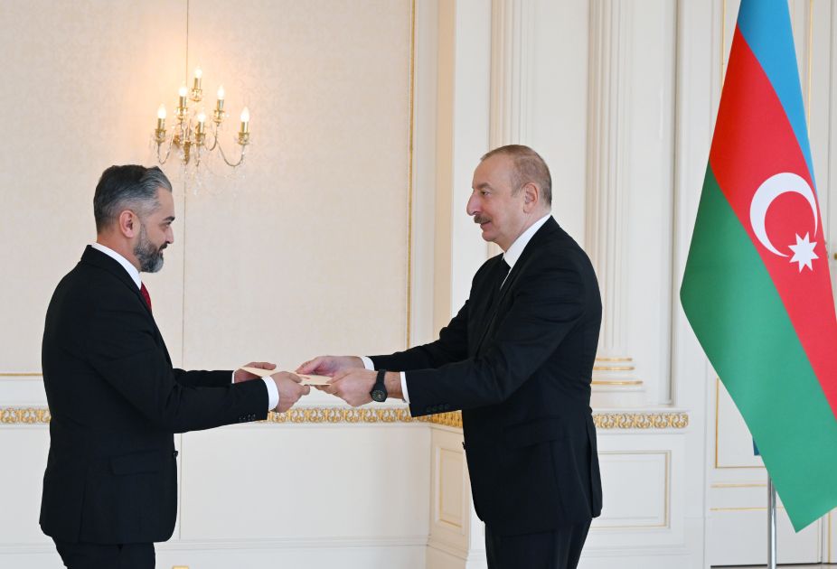 President Ilham Aliyev receives credentials of incoming ambassador of Albania to Azerbaijan [PHOTOS]