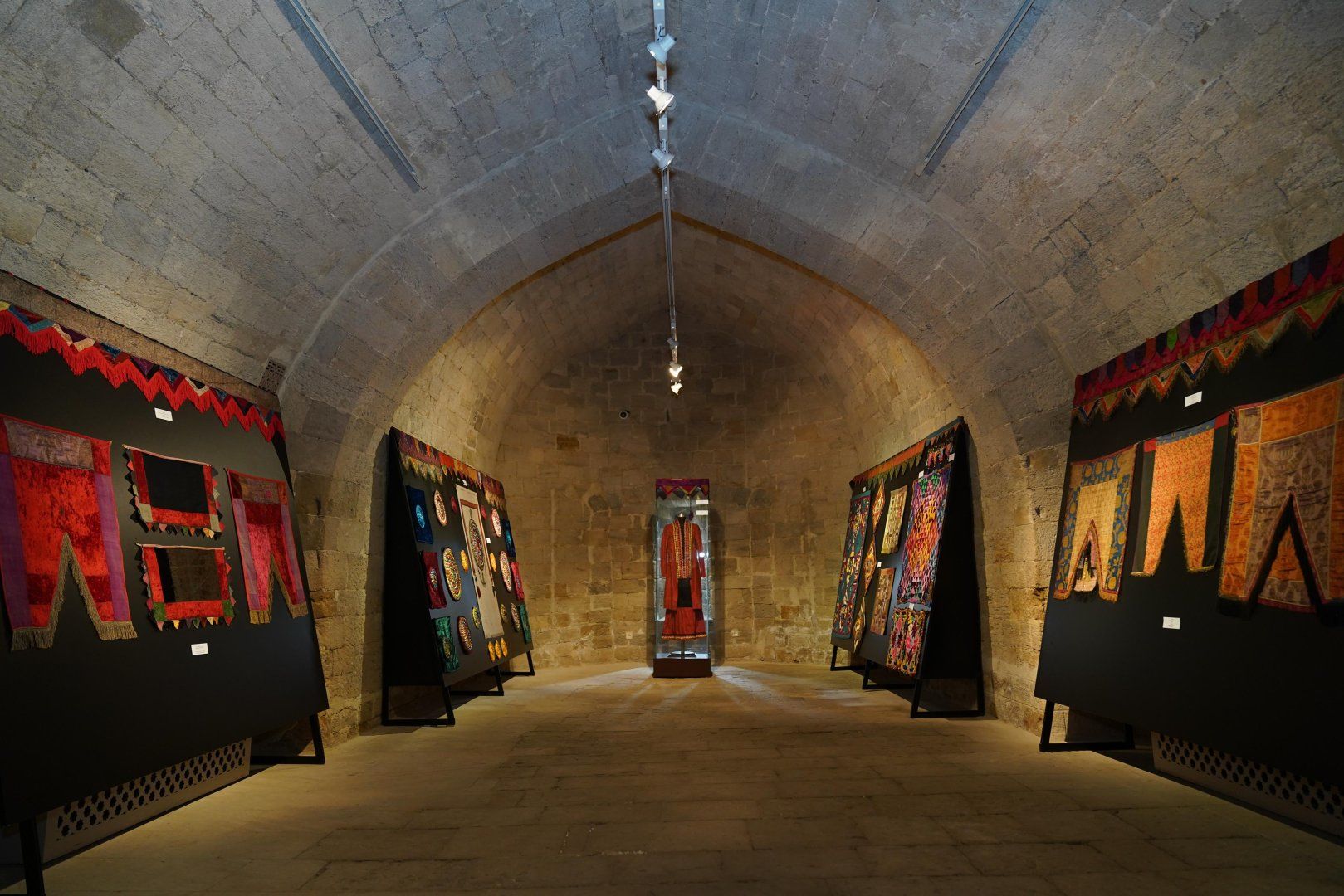 Baku hosts exhibition "Gurama Art: Unity of Times" ahead of COP29 [PHOTOS]