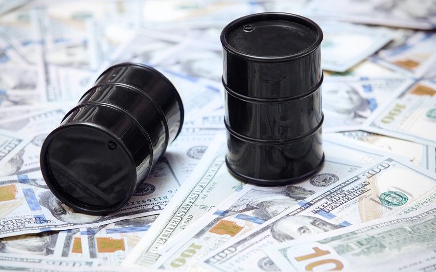 Azerbaijani oil price slightly surges