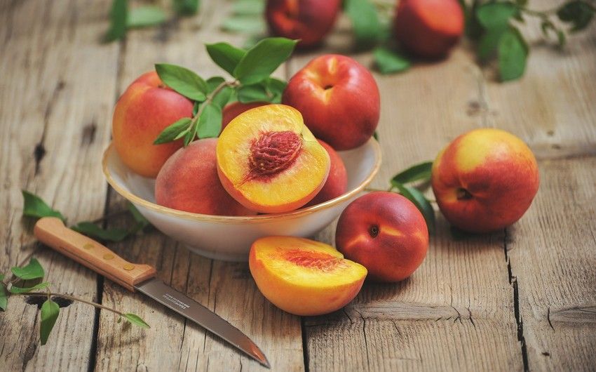 Azerbaijan's profits from peach exports increases