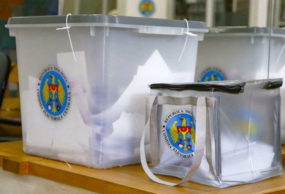 Moldova heads presidential run-off with 54 percent of eligible voters