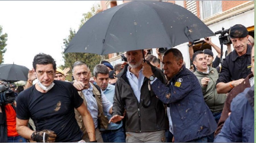 King of Spain booed amidst floods washing away country's eastern region [PHOTO/VIDEO]