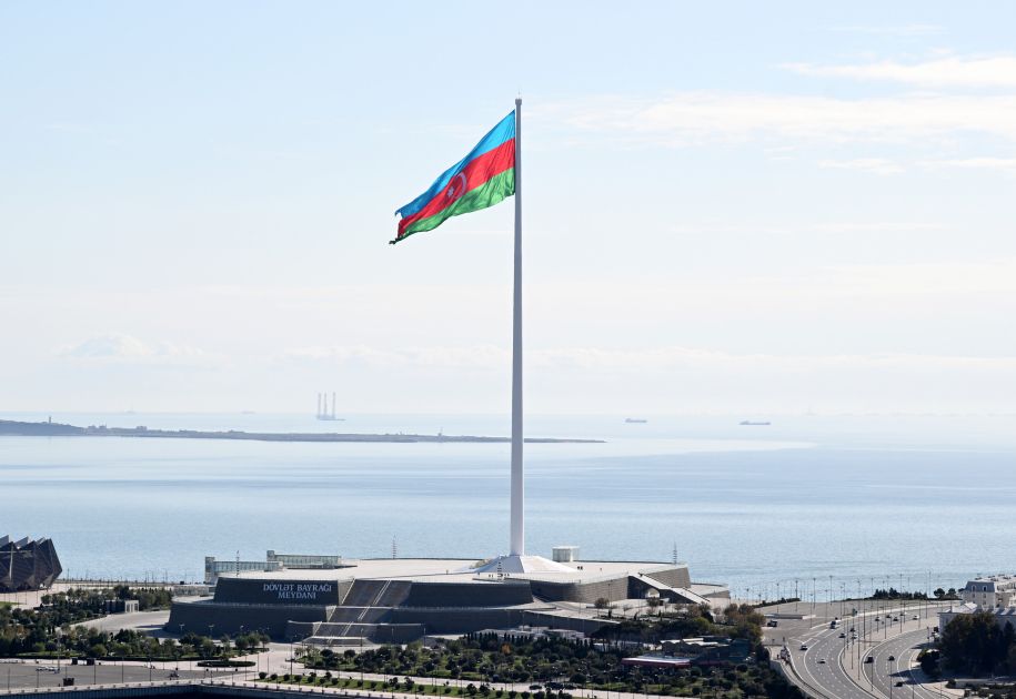 Azerbaijan's flag raised today claims spot in Guinness World Records for its size [PHOTOS]