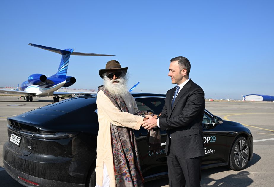 Famous Indian guru Sadhguru arrives in Azerbaijan