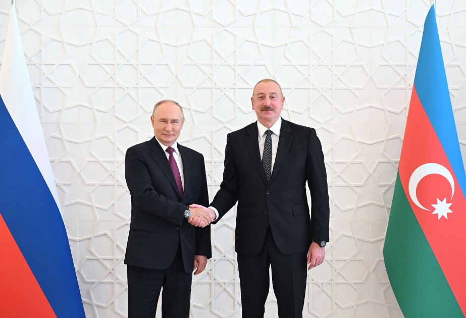 Russian President Vladimir Putin makes phone call to President Ilham Aliyev