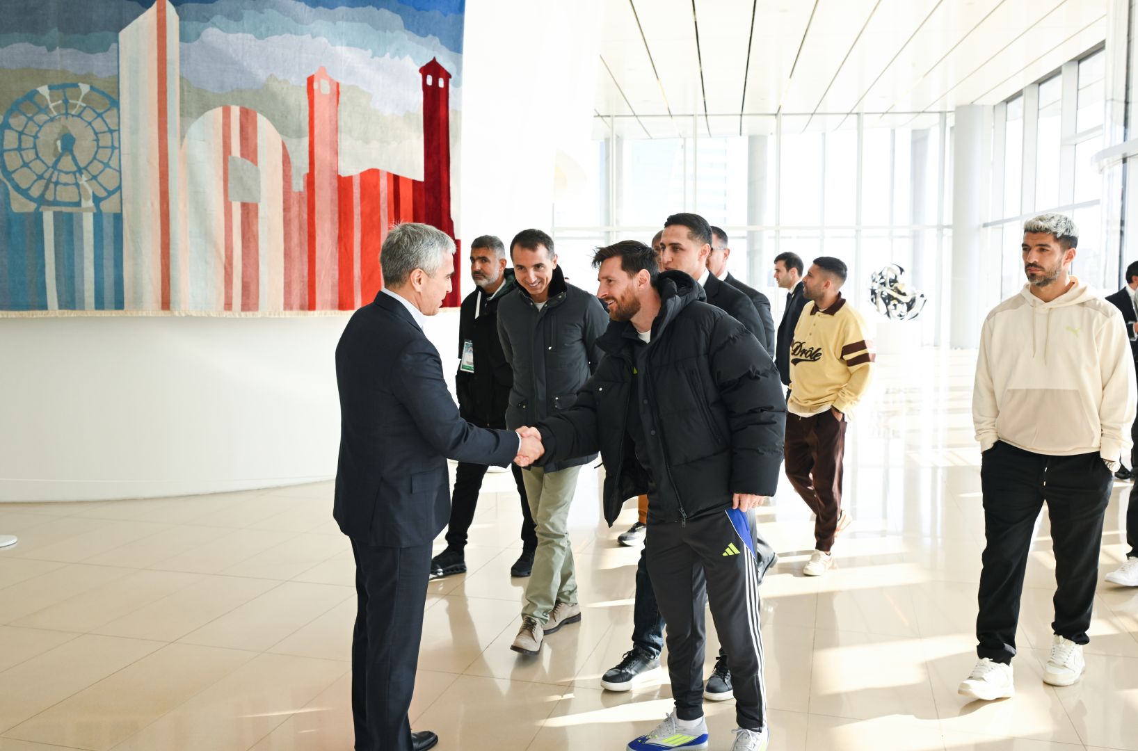 Messi and his teammates visit Heydar Aliyev Center [PHOTOS]