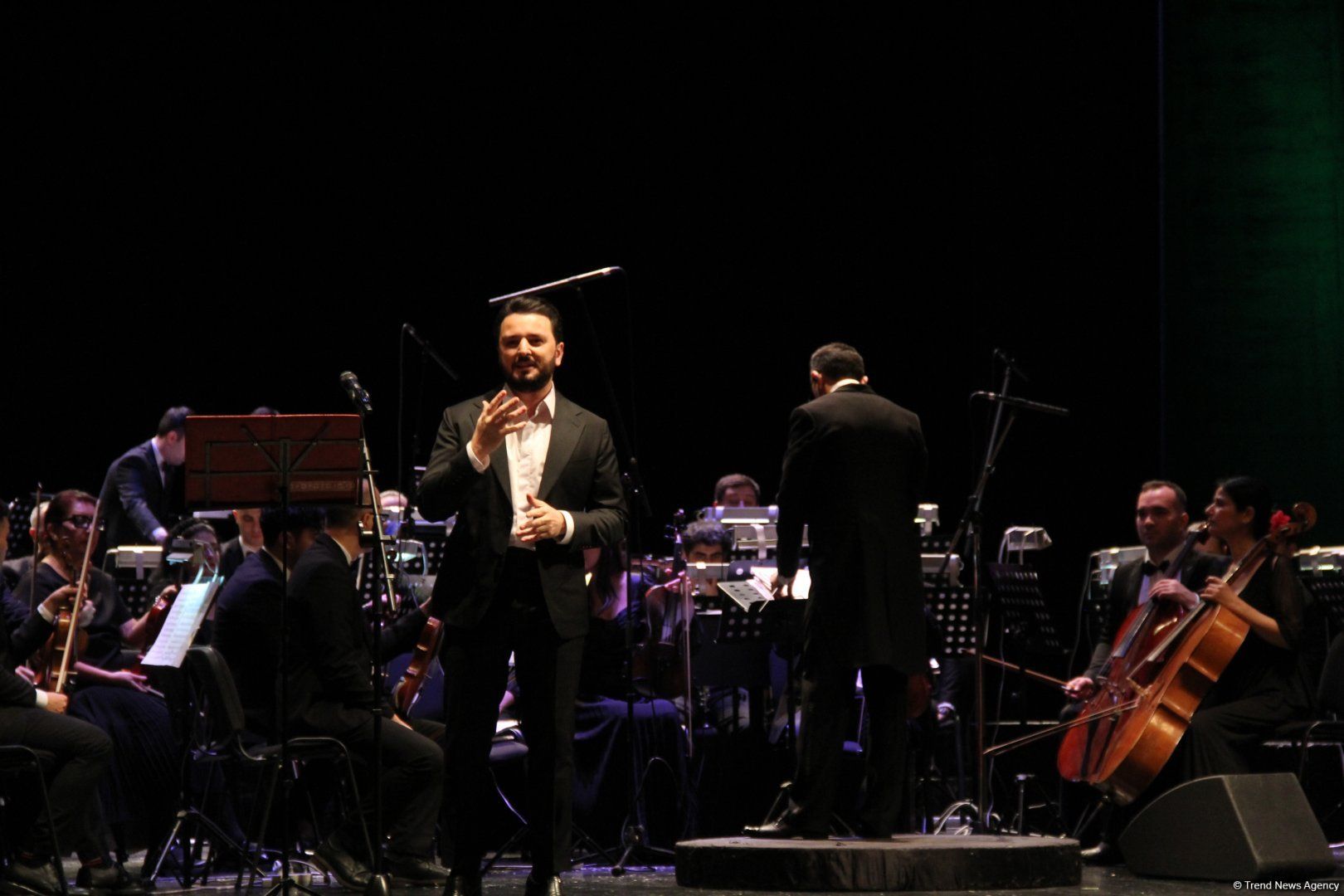 Honored Artist Ramil Gasimov presents pearls of operetta [PHOTOS/VIDEO]