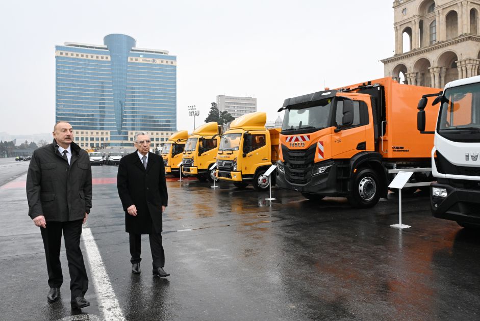 President Ilham Aliyev views special-purpose vehicles providing Baku community services [PHOTOS]