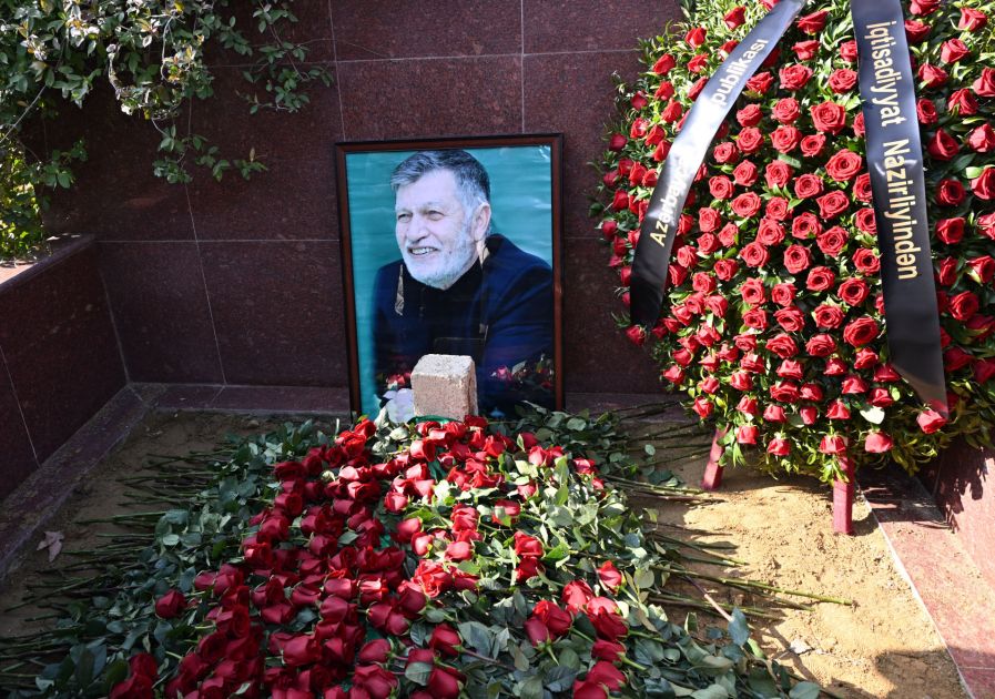 Father of late Azerbaijani Grandmaster buried in II Alley of Honor [PHOTOS]