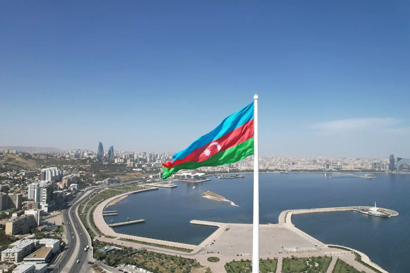 Azerbaijani press on path of sustainable development