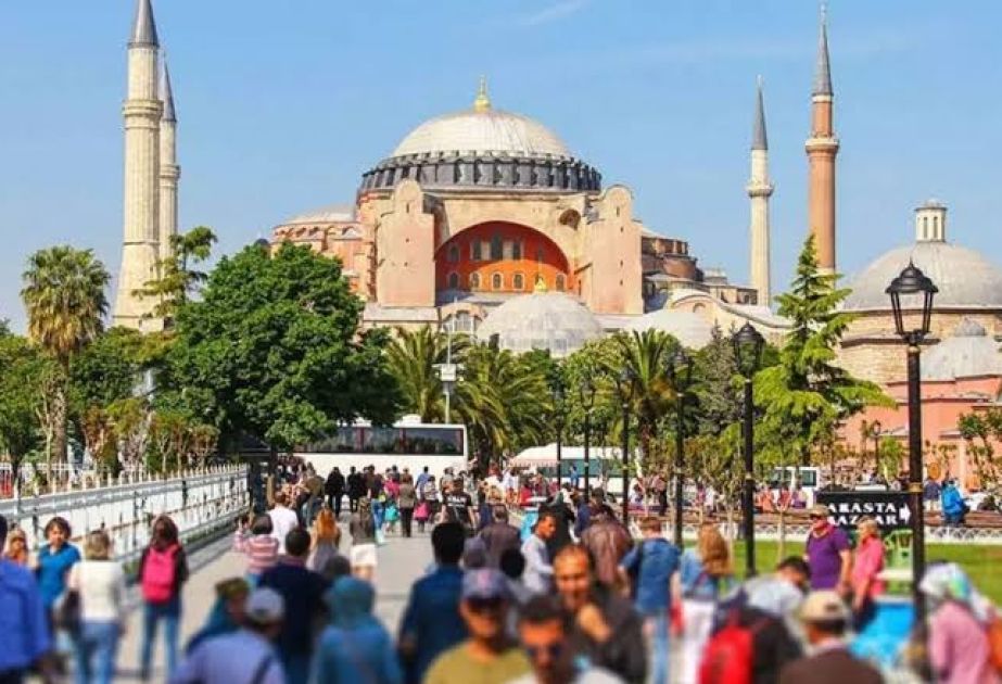 Turkiye achieves record tourism revenues last year