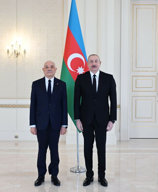 President Ilham Aliyev receives credentials of incoming Paraguayan ambassador to Azerbaijan [PHOTOS]