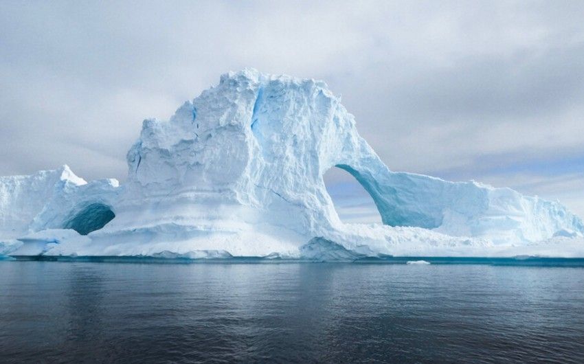 Scientists warn of giant tsunamis from Antarctic glacier melt