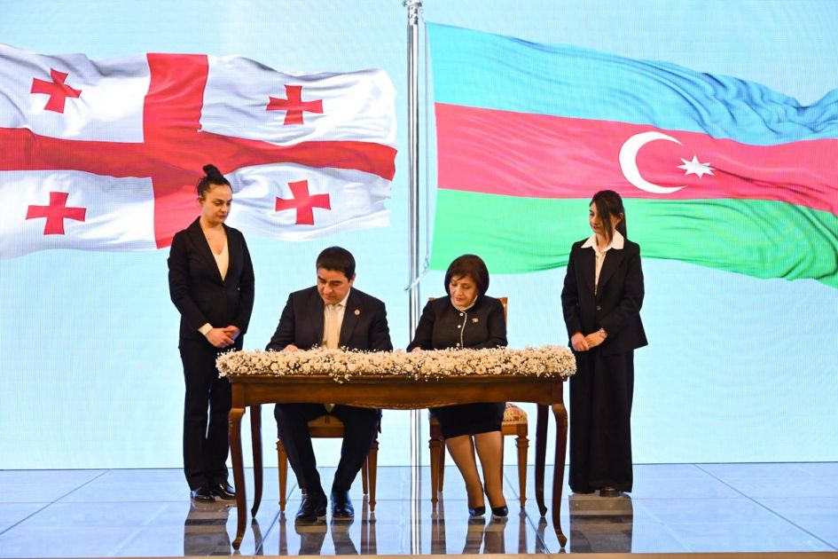 Azerbaijani, Georgian parliaments ink MoU on cooperation [PHOTOS]