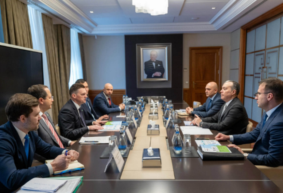 Azerbaijan explores stronger ties with Eurasian Development Bank