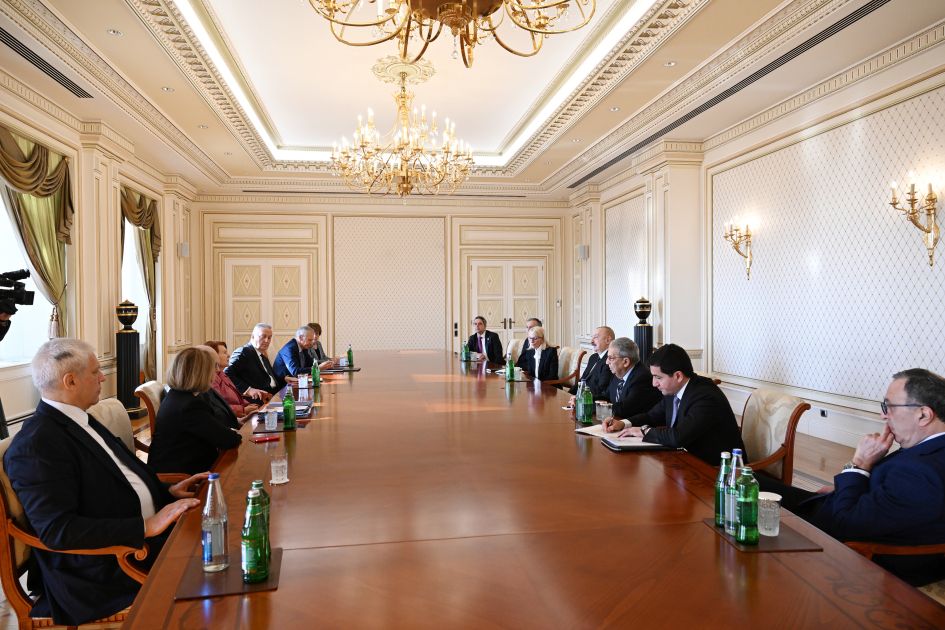 President Ilham Aliyev receives co-chairs and members of Board of Trustees of Nizami Ganjavi International Center [PHOTOS/VIDEO]