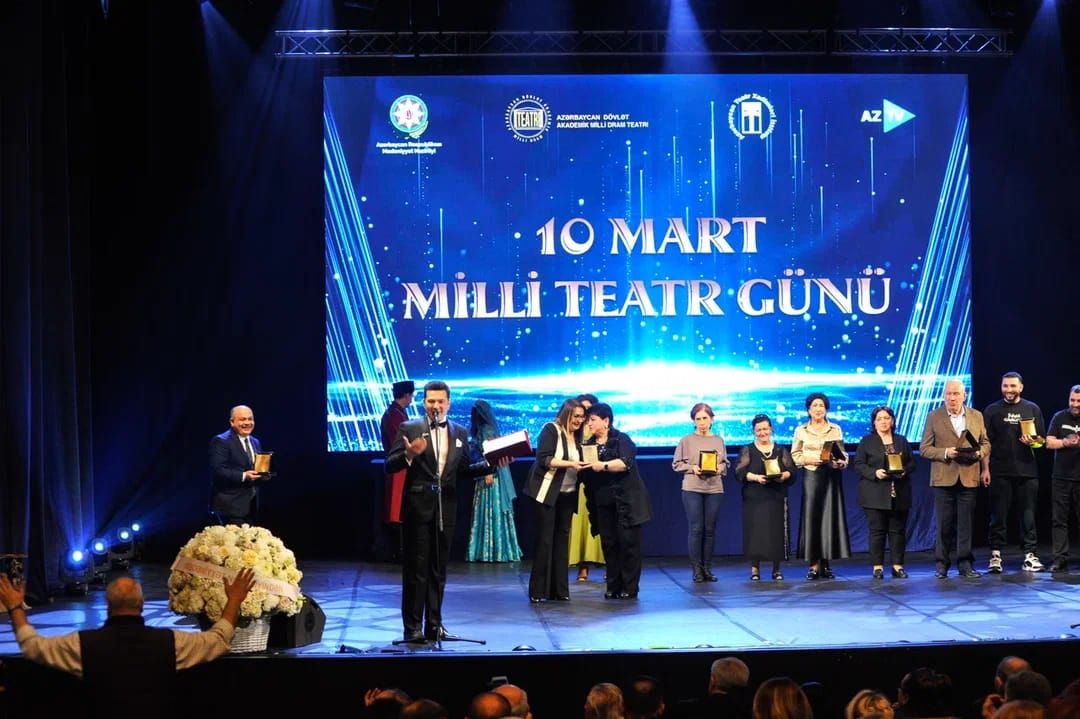 Distinguished theatre workers awarded in Baku [PHOTOS]