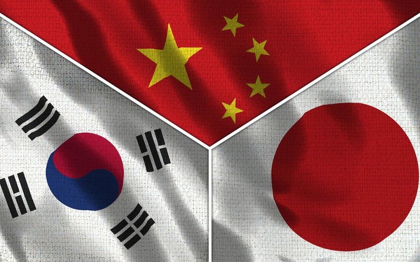 FMs of China, Japan and South Korea discuss development of trilateral cooperation