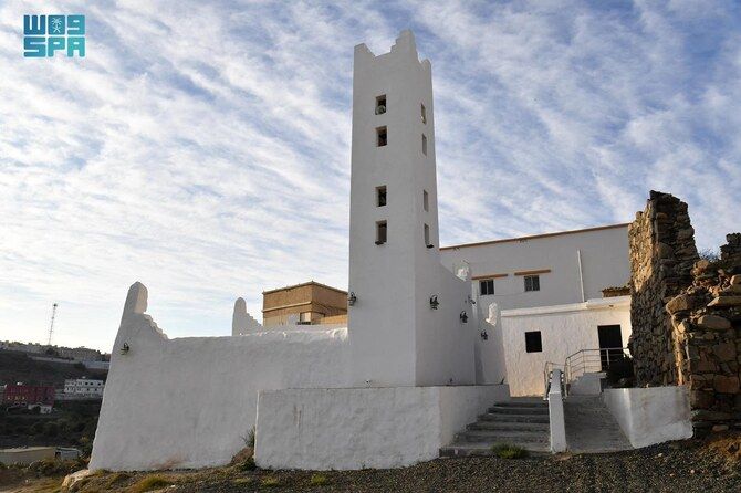 Saudi project restores historic Al-Hosn Al-Asfal Mosque in Asir