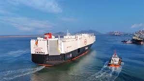 Chinese shipbuilder delivers large LNG dual-fuel-powered vehicle carrier