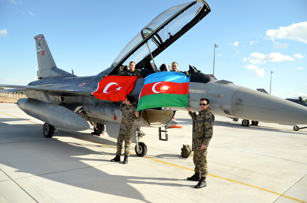 Azerbaijani, Turkish pilots carry out familiarization flights