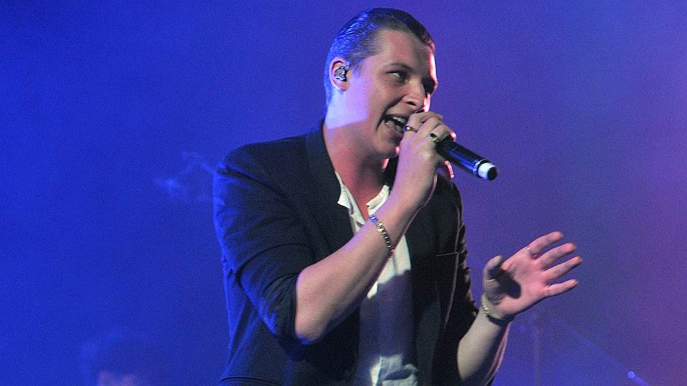 John Newman performs at closing ceremony of Baku 2015