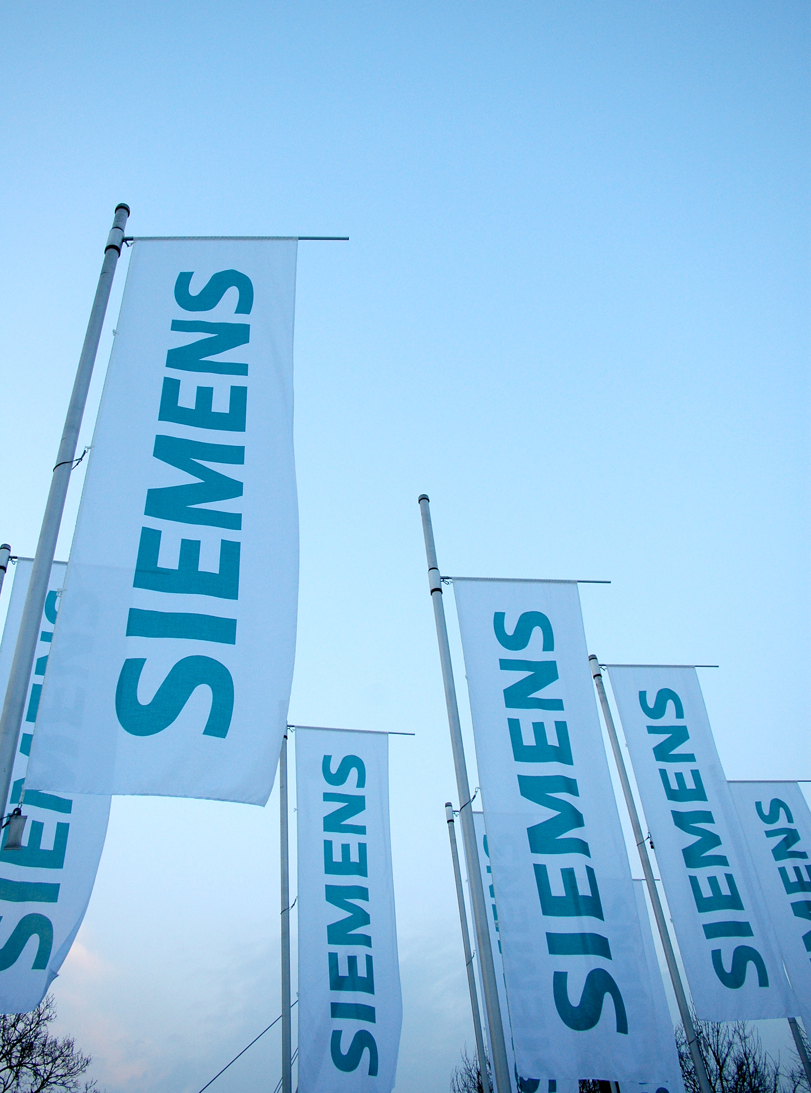 Siemens cuts another 4,500 jobs as oil decline burdens profit