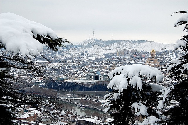 Georgia struggles against heavy snowfall