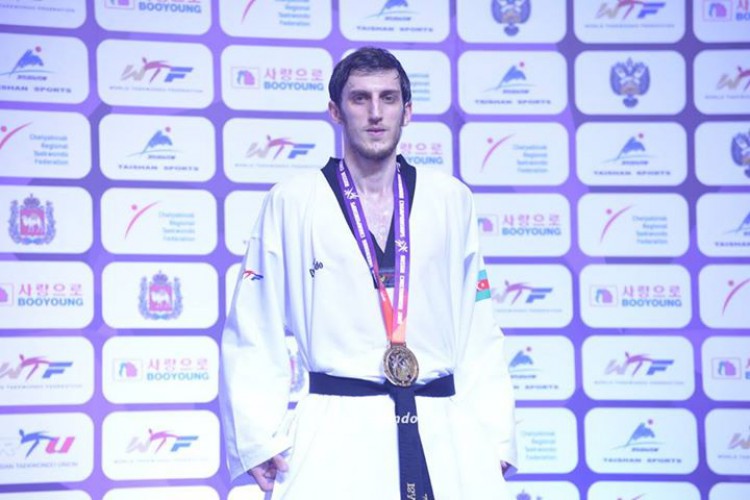 Azerbaijani fighter wins gold in Russia