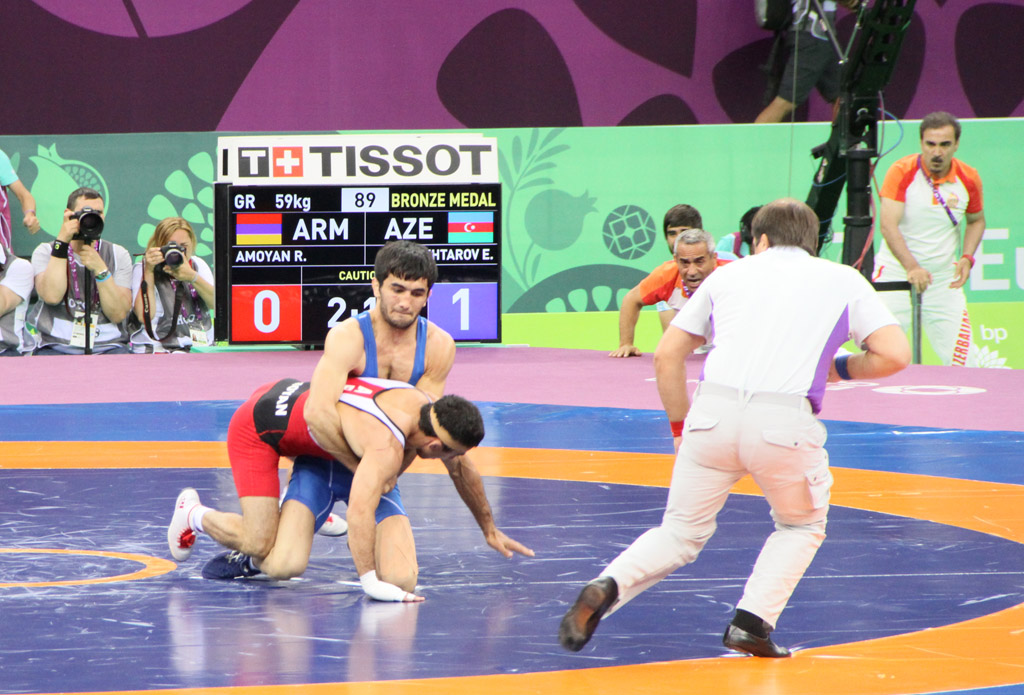 Azerbaijani wrestler defeats Armenian athlete at Baku 2015